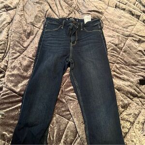 Hollister Jean. Size 9R, W29, L28